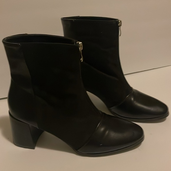 Black chunky heel booties Size euro 40 comparable to size 8.5 or 9 - Picture 8 of 10